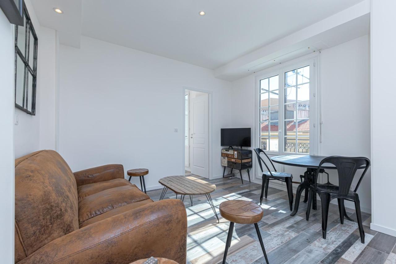 Squared Head-Apartment With Terrace In Nice Exterior photo